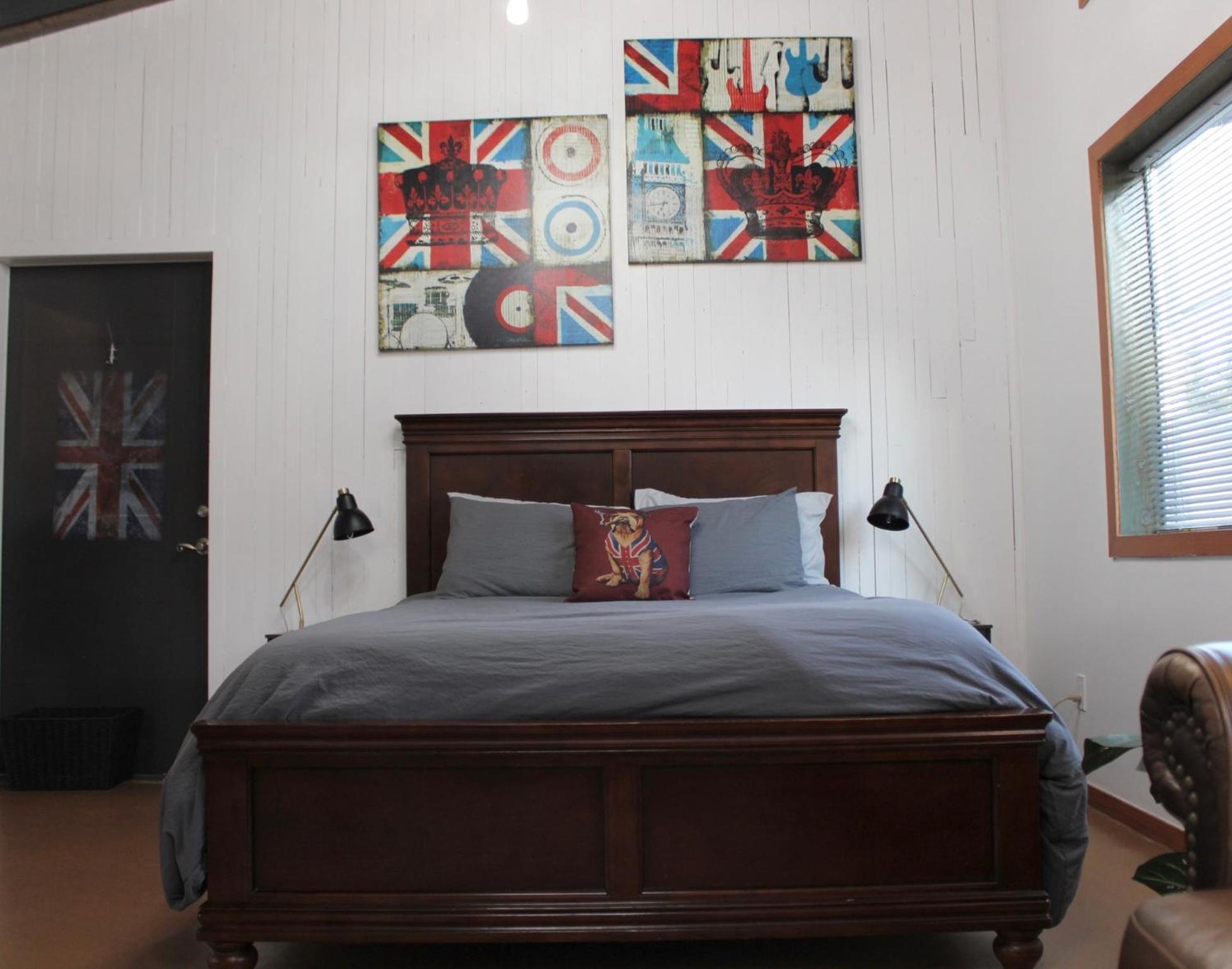 Private Bright Modern Studio! Queen Bed ! Victoria Dış mekan fotoğraf
