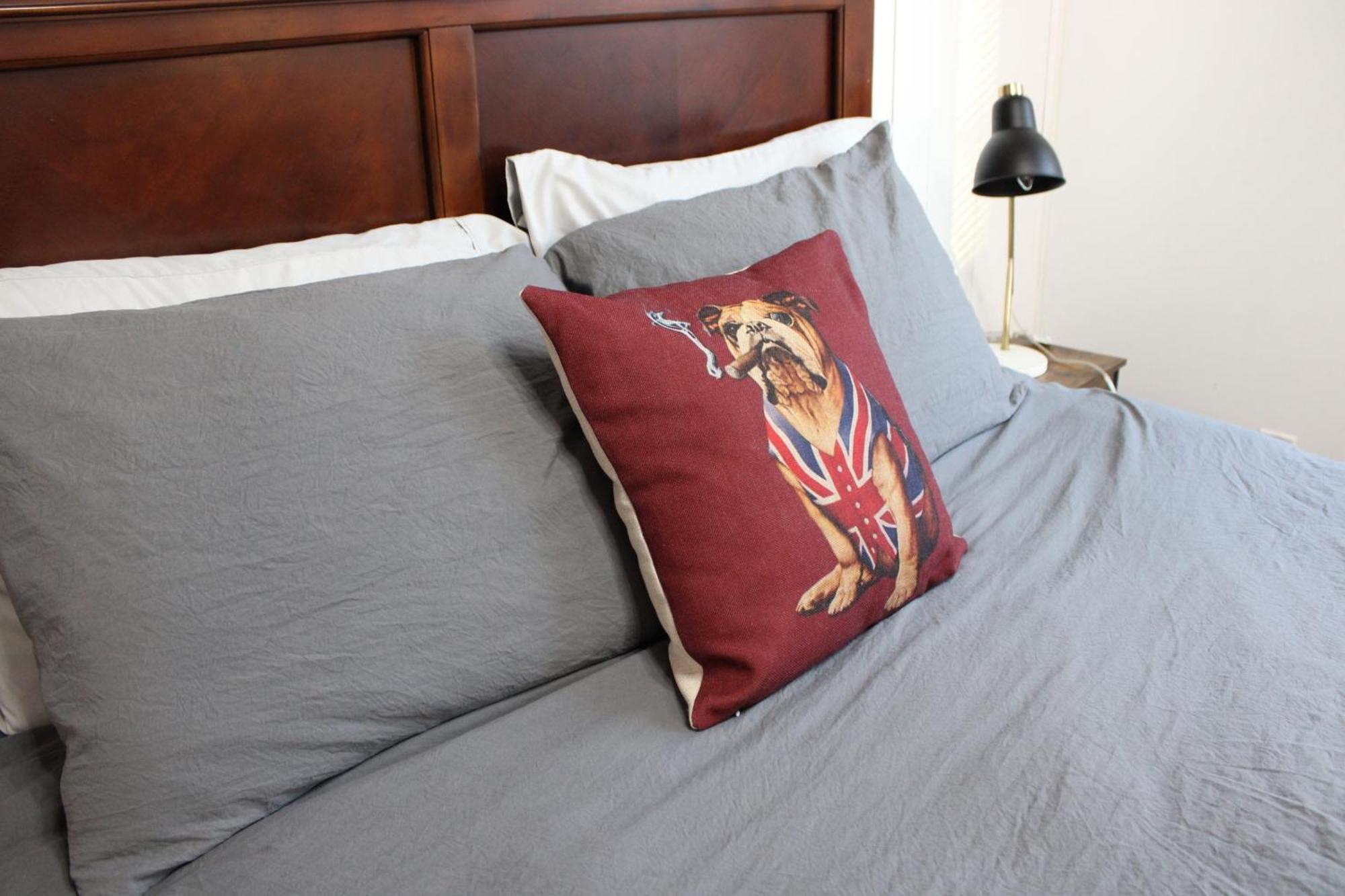 Private Bright Modern Studio! Queen Bed ! Victoria Dış mekan fotoğraf